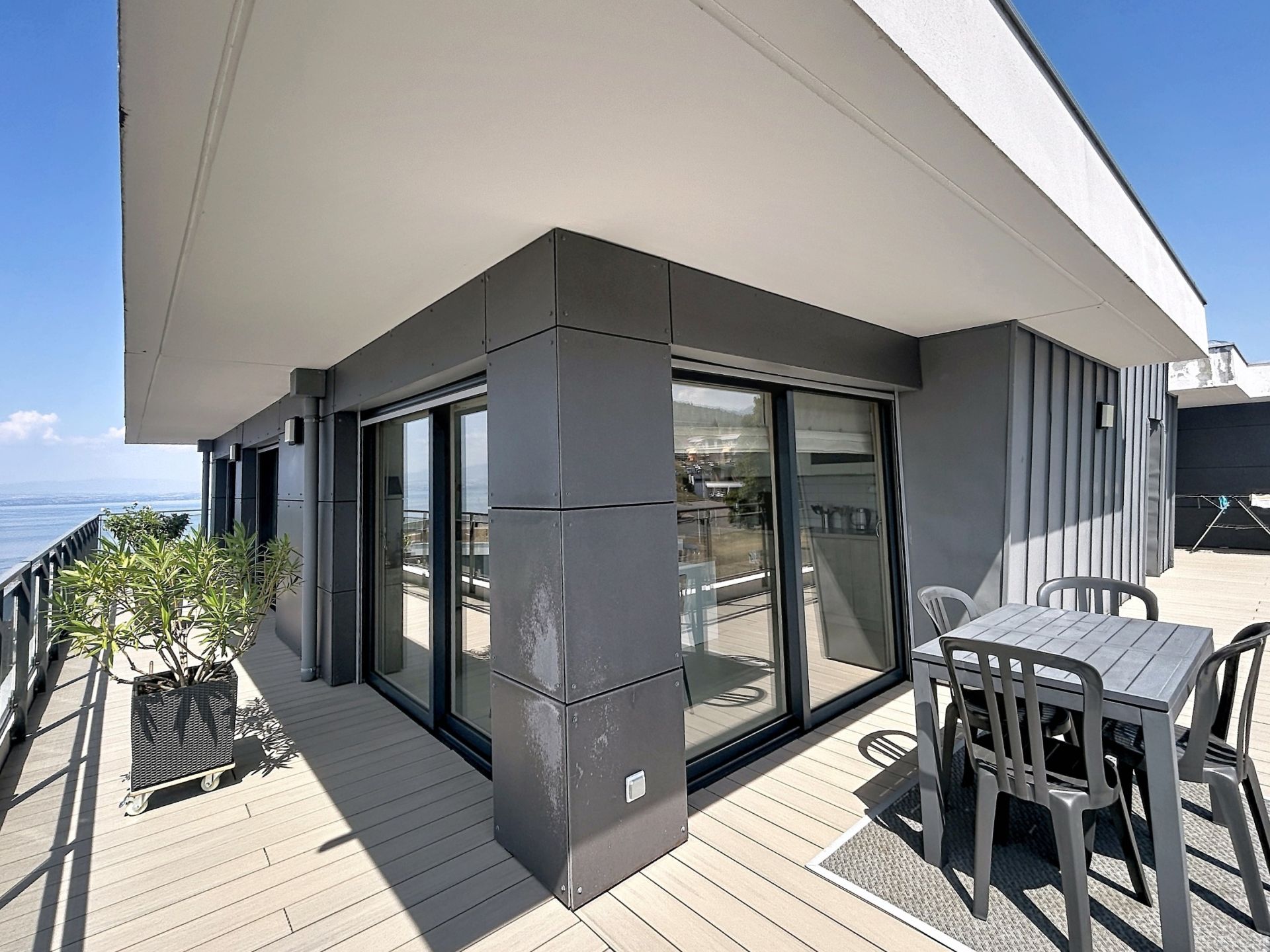 apartment 4 Rooms for sale on EVIAN LES BAINS (74500)