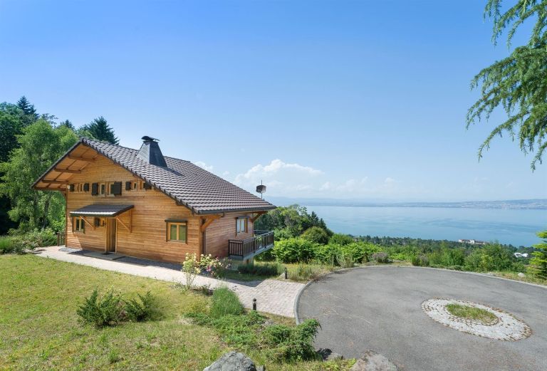 house 6 Rooms for sale on EVIAN LES BAINS (74500)