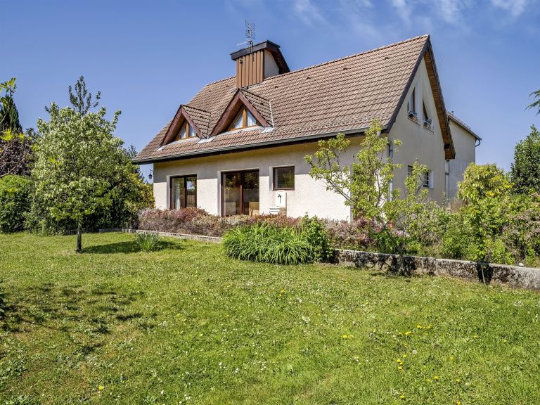 house 6 Rooms for sale on MAXILLY SUR LEMAN (74500)