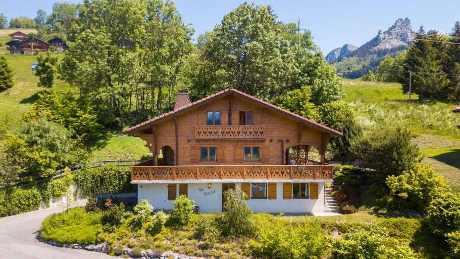 chalet 5 Rooms for sale on BERNEX (74500)