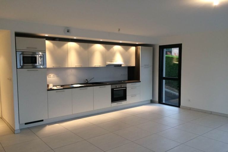 apartment 3 Rooms for sale on NEUVECELLE (74500)