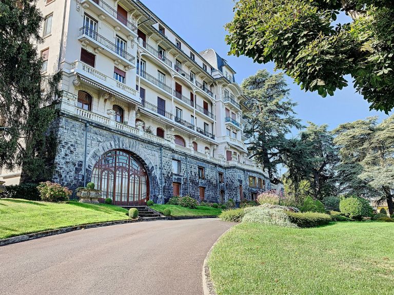 apartment 3 Rooms for sale on EVIAN LES BAINS (74500)