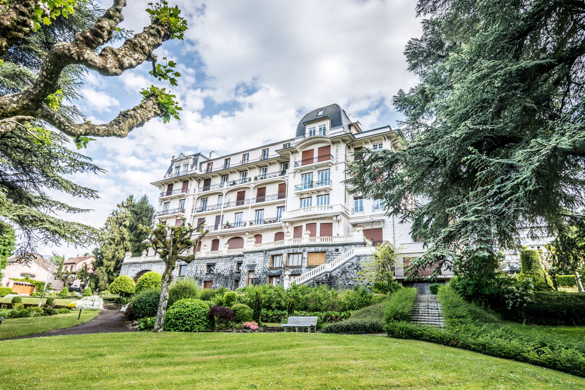 apartment 6 Rooms for sale on EVIAN LES BAINS (74500)