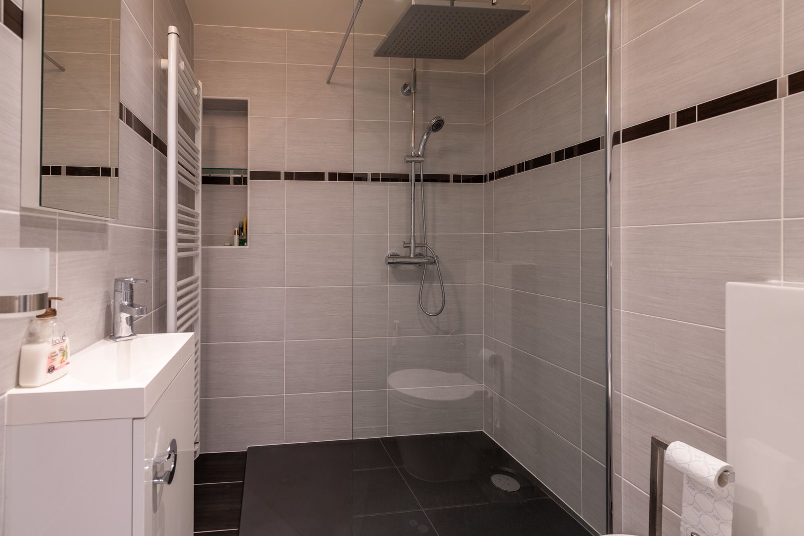 apartment 6 Rooms for sale on EVIAN LES BAINS (74500)