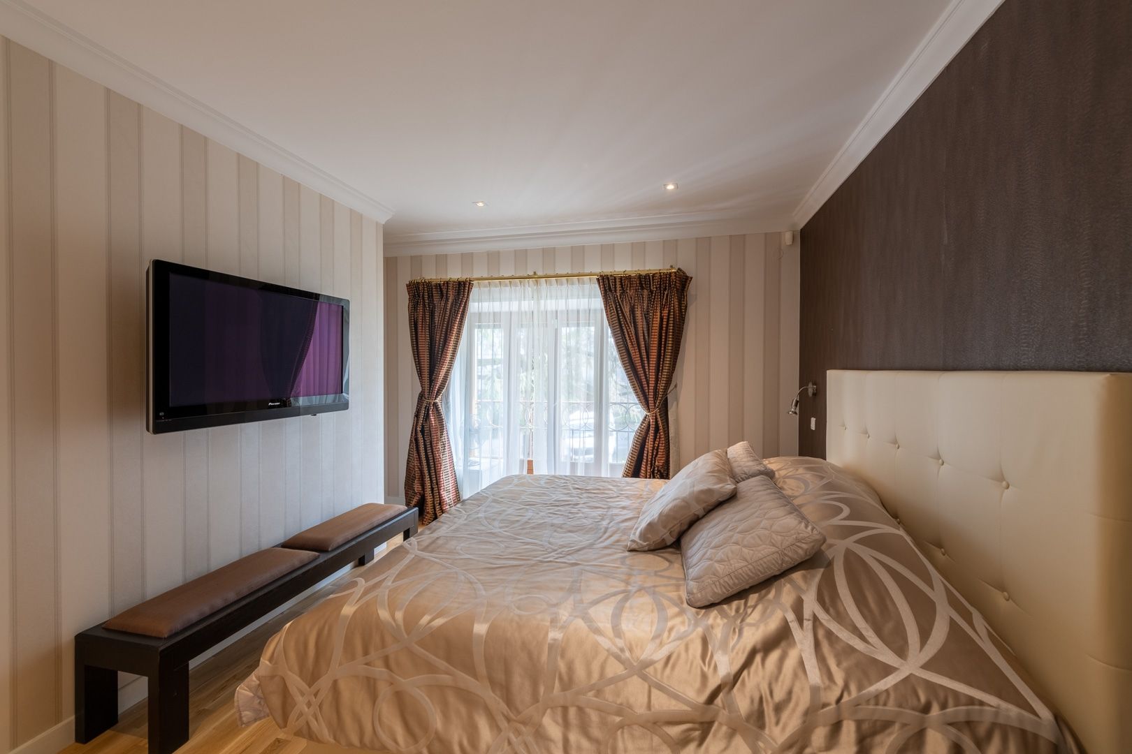 apartment 6 Rooms for sale on EVIAN LES BAINS (74500)