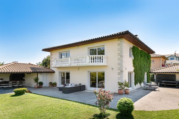 Sale Villa Messery 7&nbsp;Rooms 242&nbsp;m²