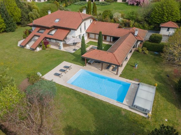 Vente Maison d'architecte Vétraz-Monthoux 7&nbsp;Pièces 393&nbsp;m²