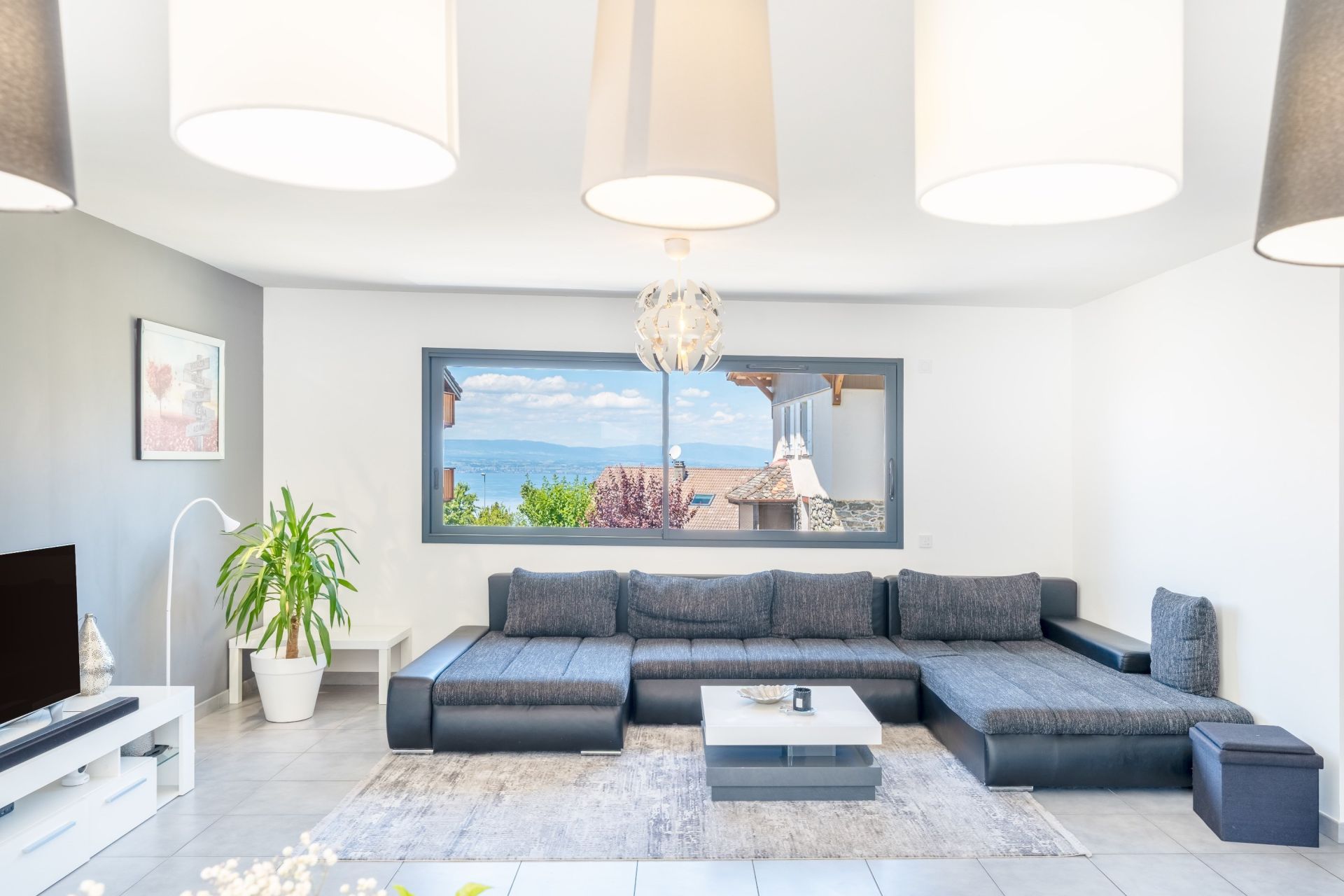 house 6 Rooms for sale on EVIAN LES BAINS (74500)