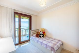 house 12 Rooms for sale on VETRAZ MONTHOUX (74100)