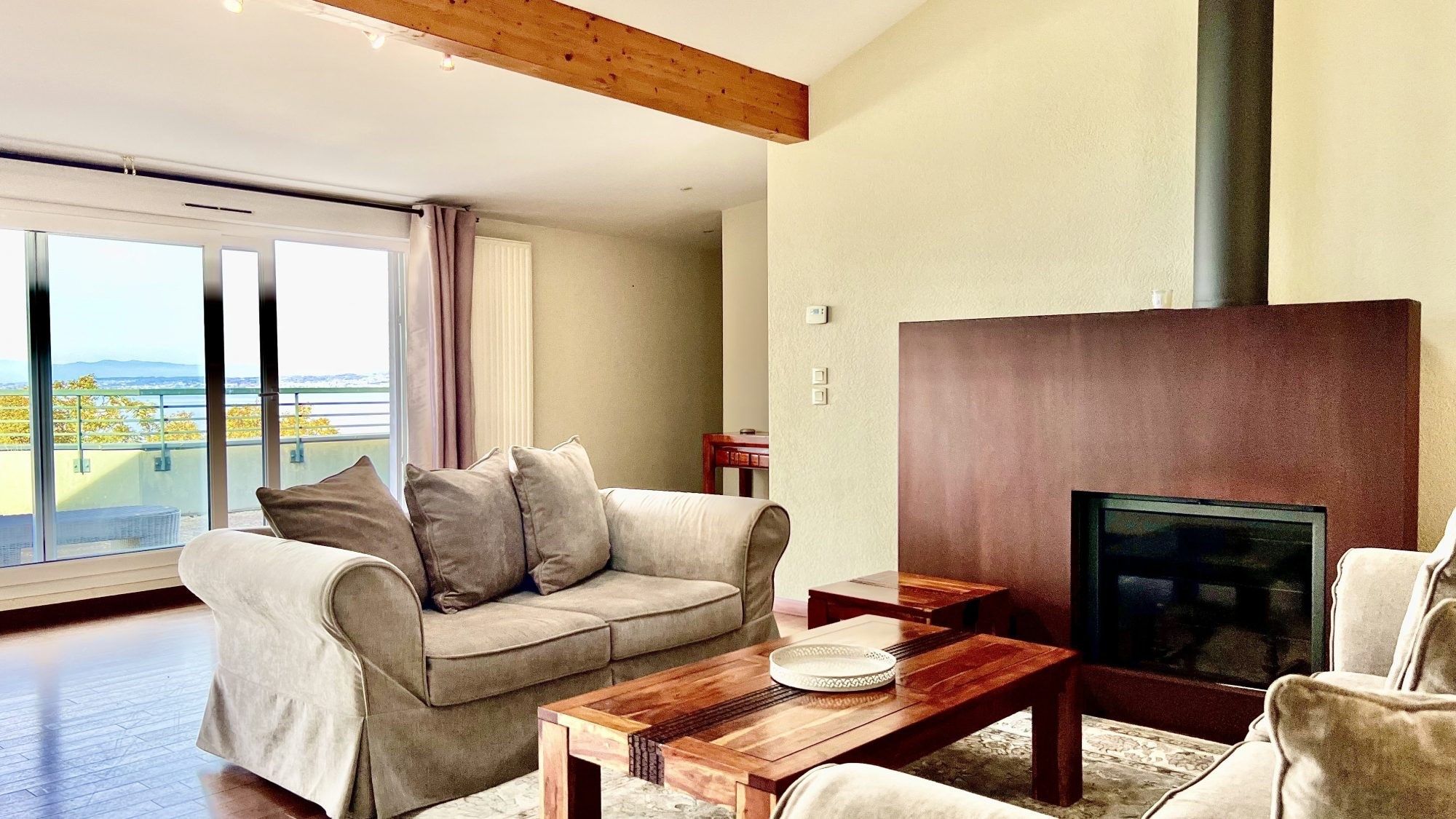 apartment 5 Rooms for sale on EVIAN LES BAINS (74500)