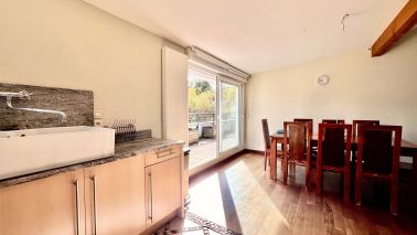 apartment 5 Rooms for sale on EVIAN LES BAINS (74500)