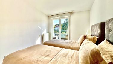 apartment 5 Rooms for sale on EVIAN LES BAINS (74500)