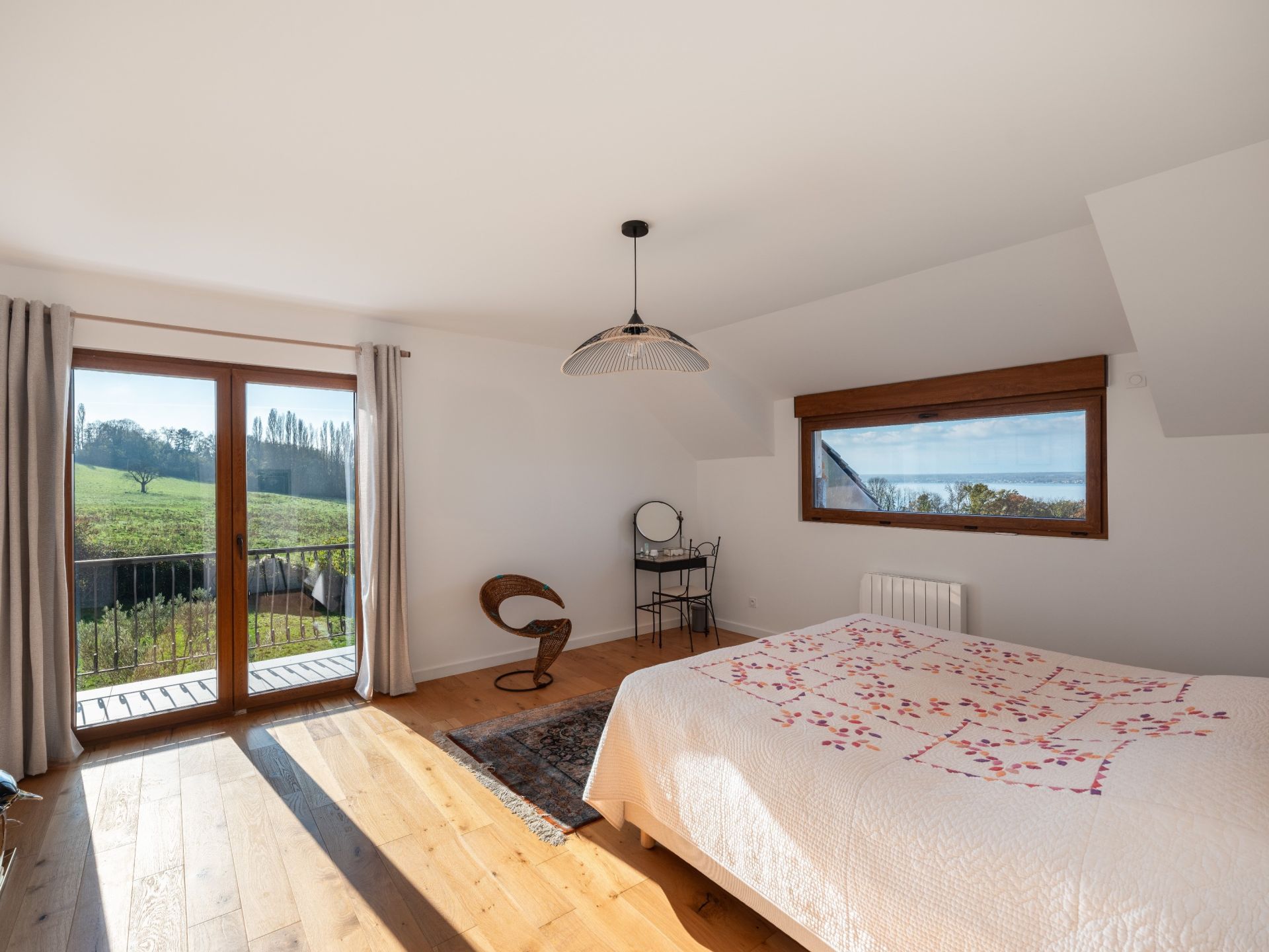 house 9 Rooms for sale on CHENS SUR LEMAN (74140)