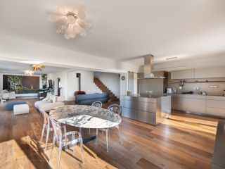 house 9 Rooms for sale on CHENS SUR LEMAN (74140)