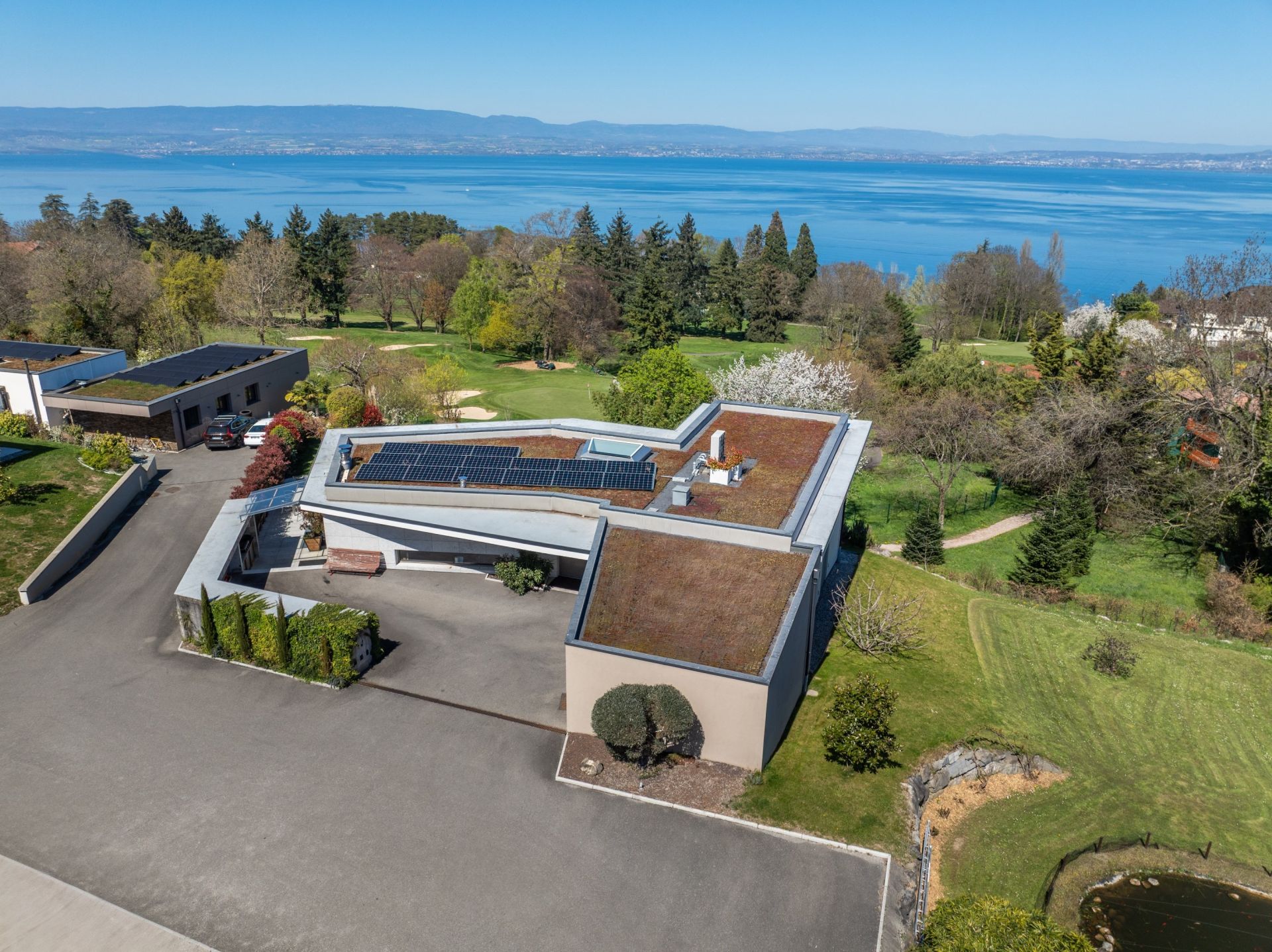 house 7 Rooms for sale on EVIAN LES BAINS (74500)