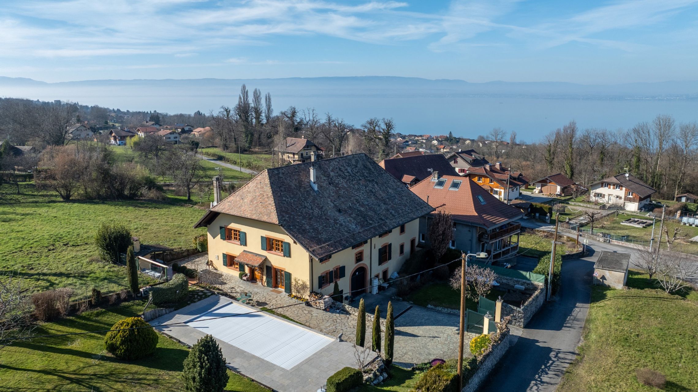 house 11 Rooms for sale on MAXILLY SUR LEMAN (74500)