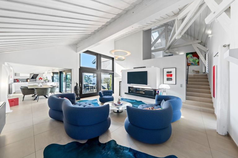 house 6 Rooms for sale on VETRAZ MONTHOUX (74100)