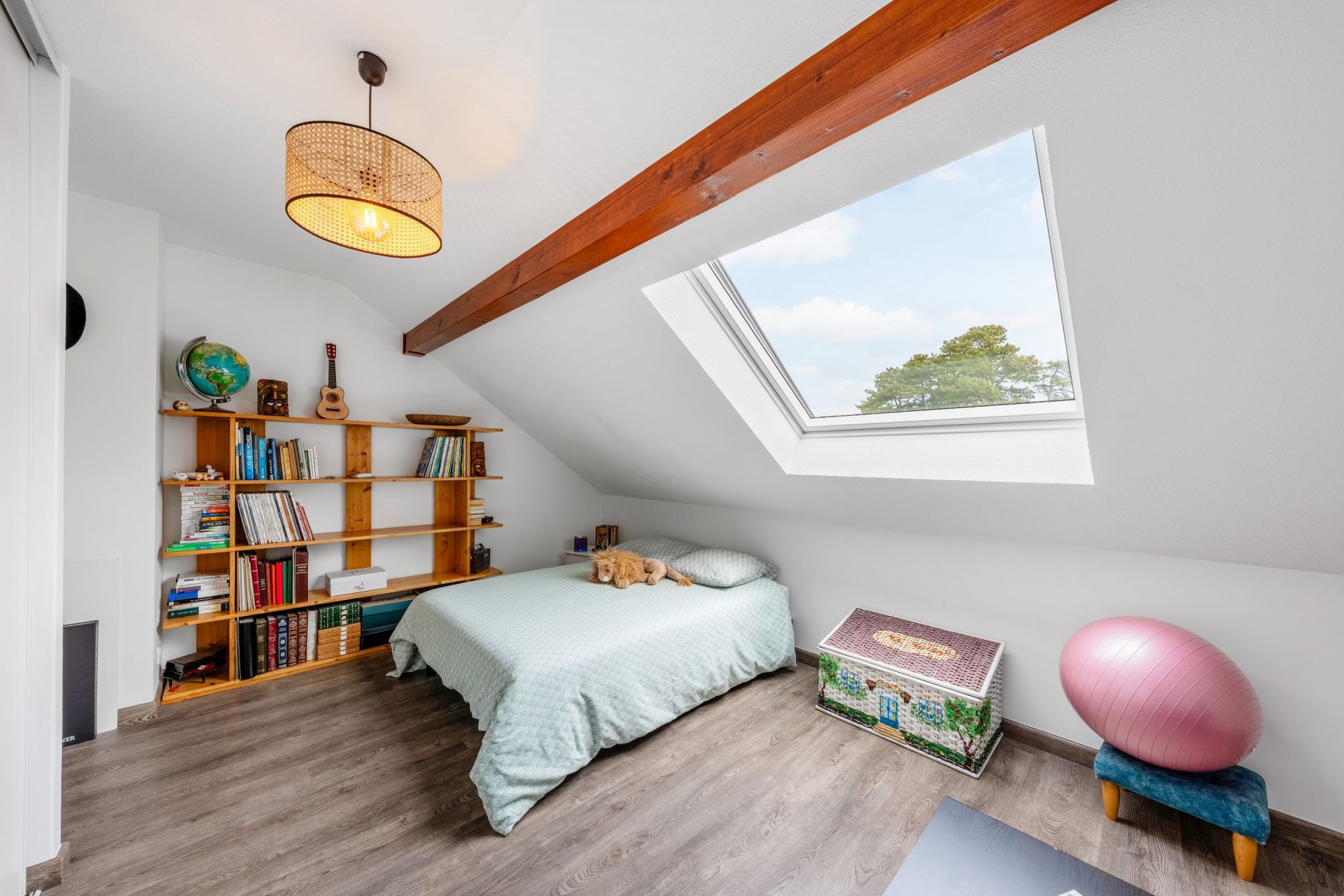 apartment 5 Rooms for sale on AMPHION LES BAINS (74500)