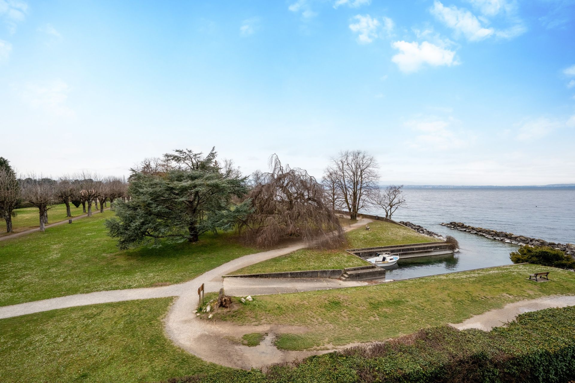 apartment 4 Rooms for sale on PUBLIER (74500)