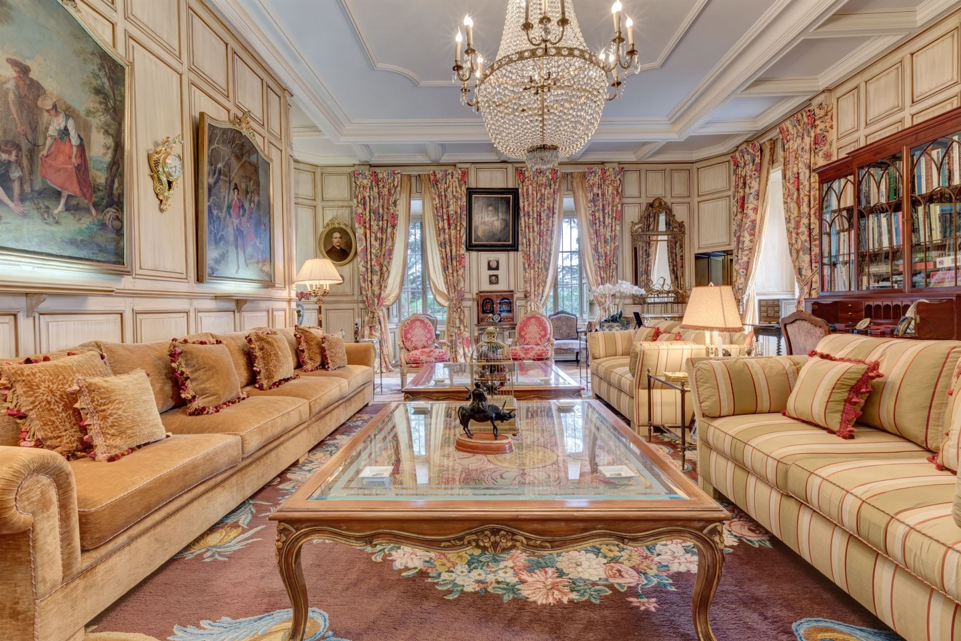 house 25 Rooms for sale on DOUVAINE (74140)