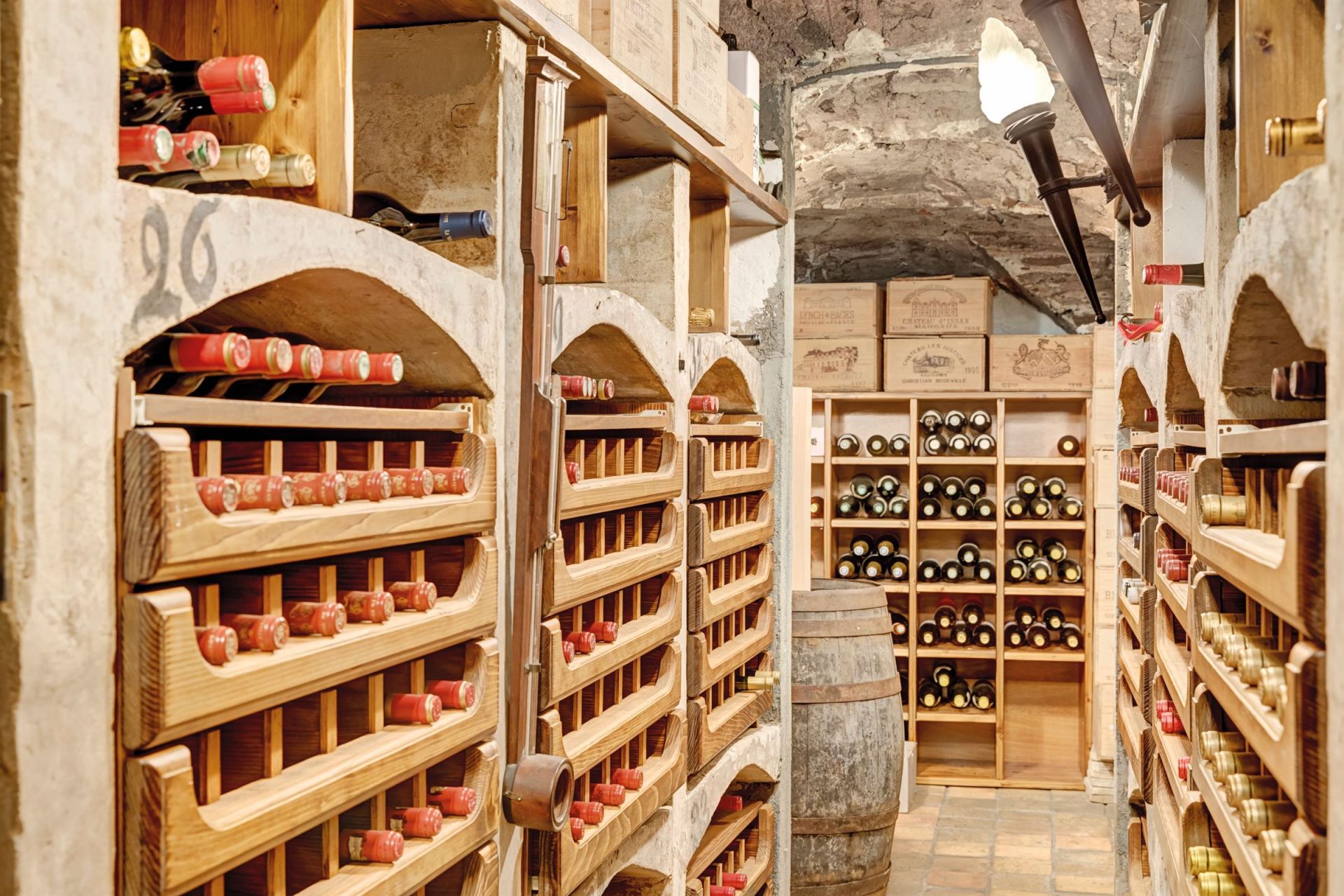 house 25 Rooms for sale on DOUVAINE (74140)