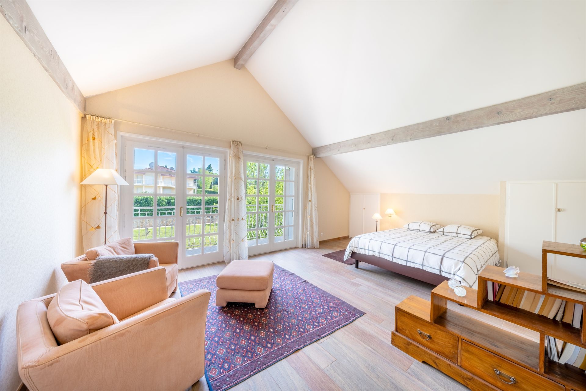 house 8 Rooms for sale on CHENS SUR LEMAN (74140)