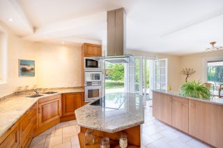 house 8 Rooms for sale on CHENS SUR LEMAN (74140)