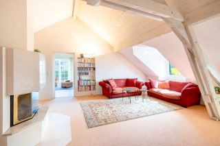 house 8 Rooms for sale on CHENS SUR LEMAN (74140)