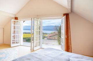 house 8 Rooms for sale on CHENS SUR LEMAN (74140)