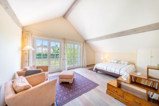 house 8 Rooms for sale on CHENS SUR LEMAN (74140)