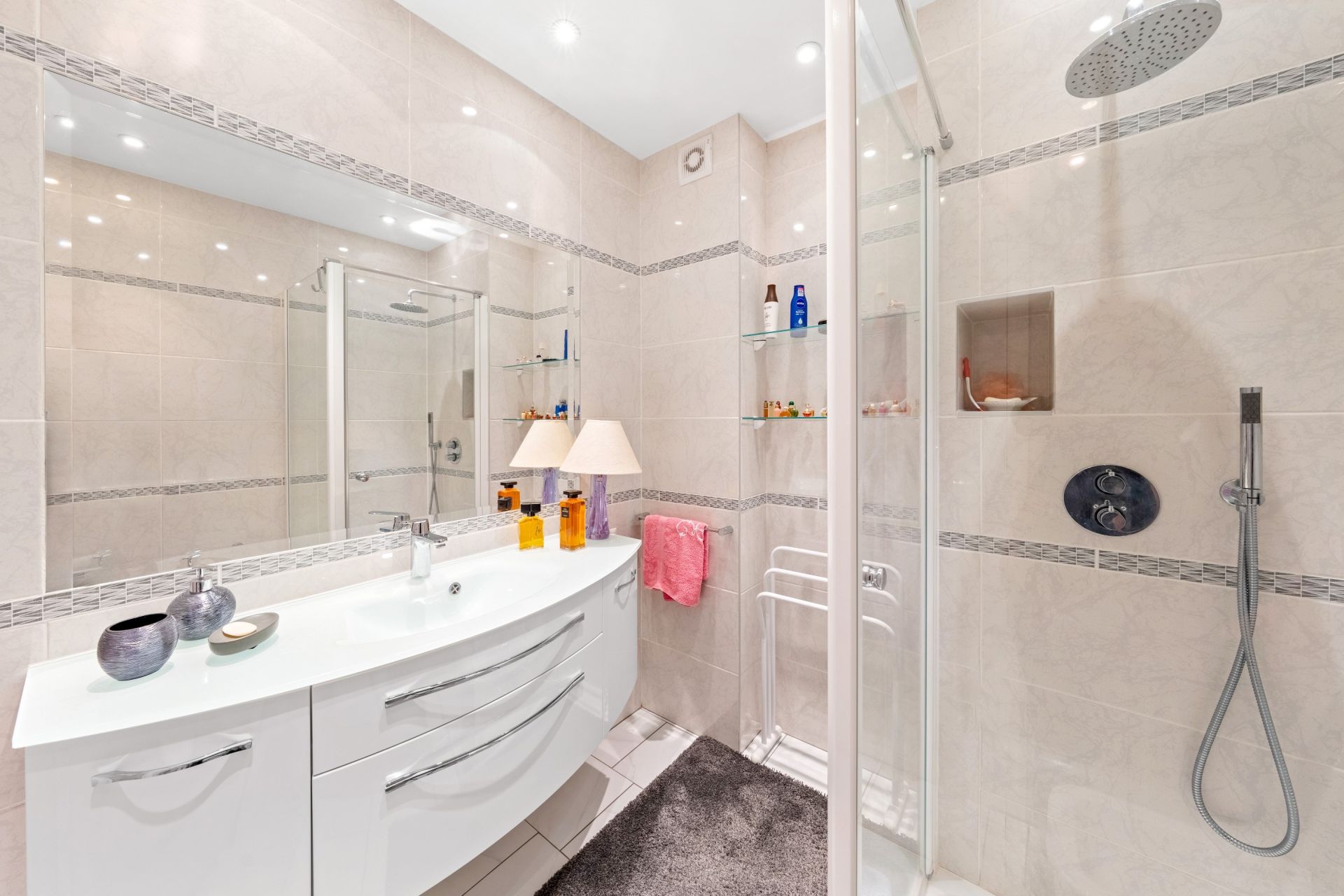 apartment 3 Rooms for sale on EVIAN LES BAINS (74500)