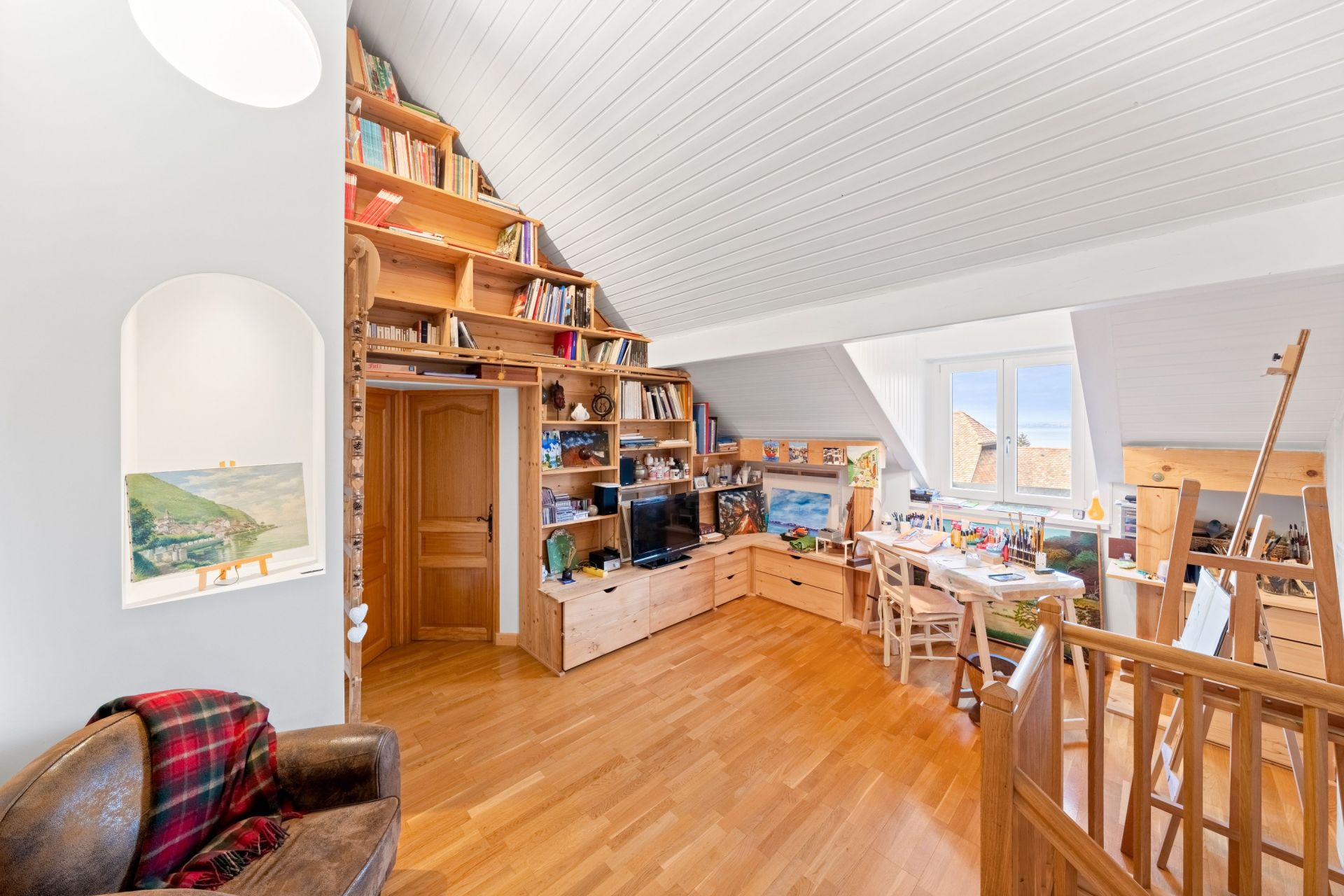 house 8 Rooms for sale on NEUVECELLE (74500)