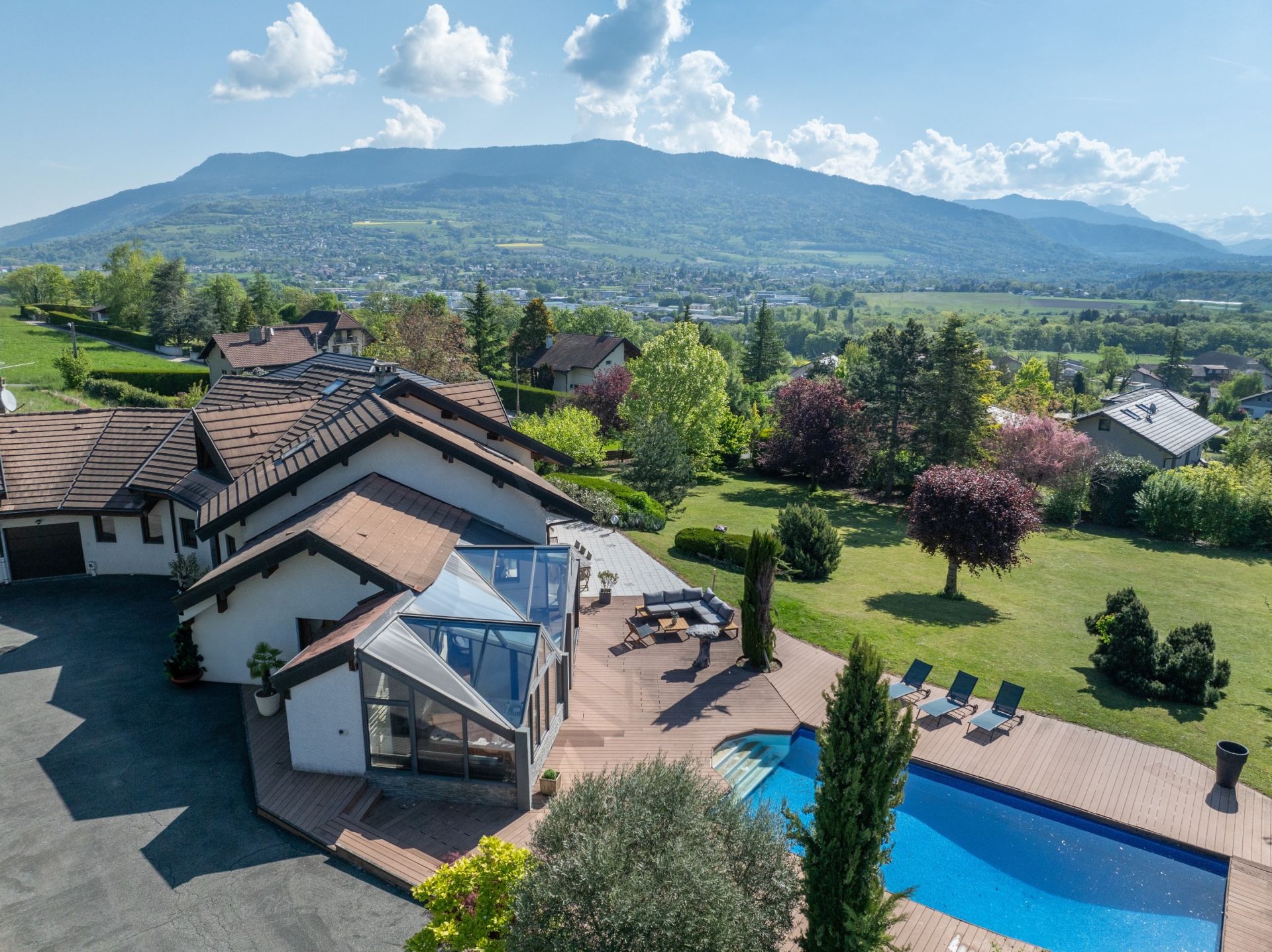maison 8 pièces en vente sur VETRAZ MONTHOUX (74100) maison 8 pièces en vente sur VETRAZ MONTHOUX (74100)
