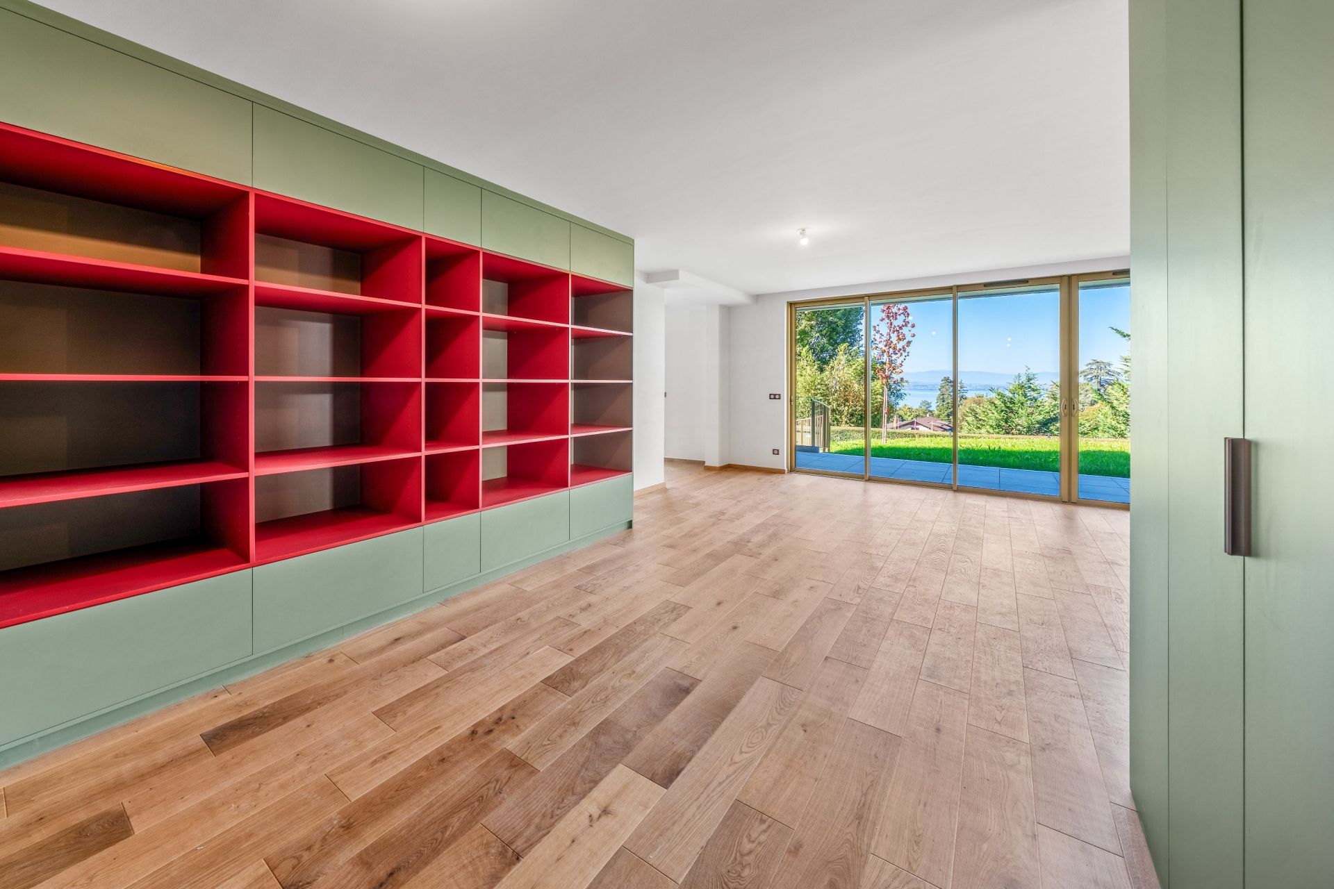 apartment 6 Rooms for sale on EVIAN LES BAINS (74500)