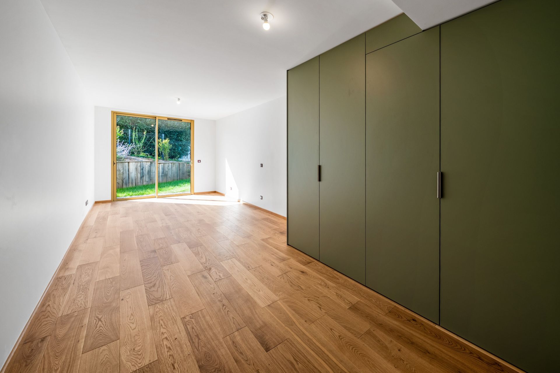 apartment 6 Rooms for sale on EVIAN LES BAINS (74500)