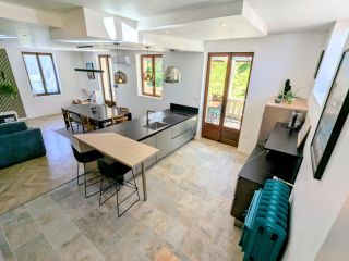 apartment 9 Rooms for sale on EVIAN LES BAINS (74500)