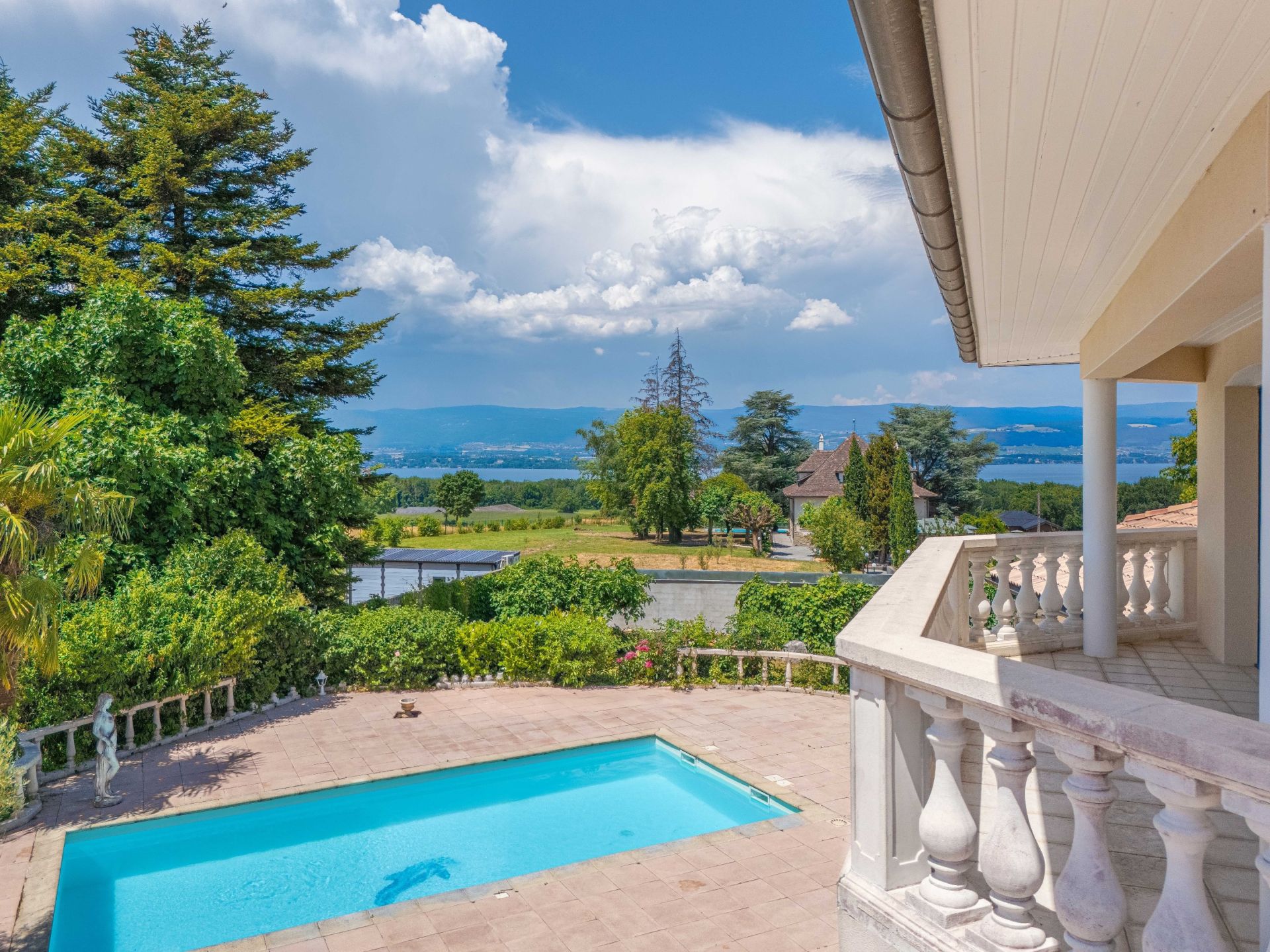 house 6 Rooms for sale on MESSERY (74140)
