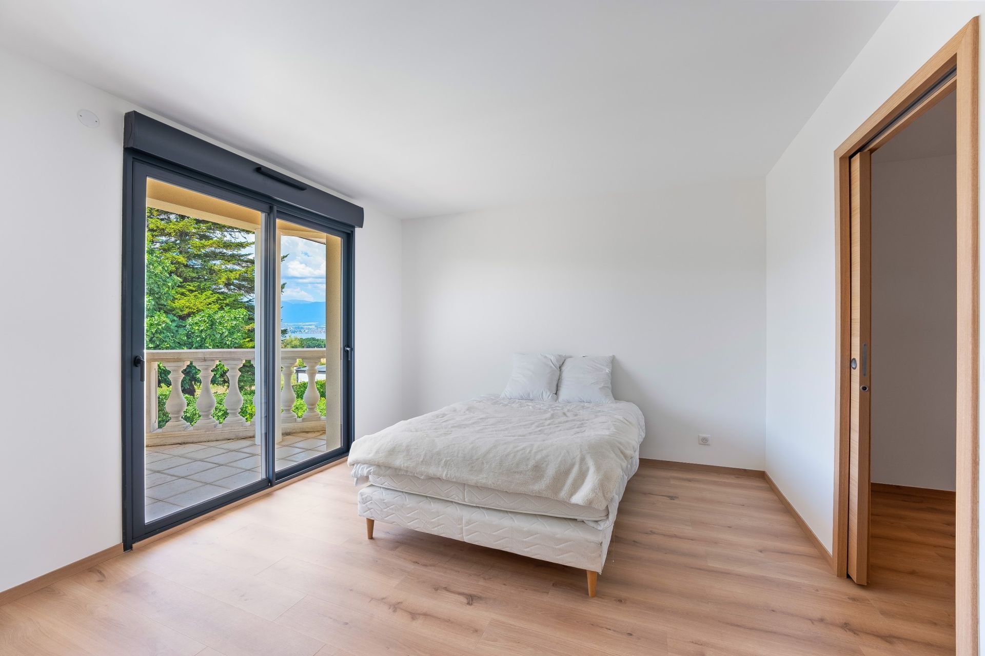 house 6 Rooms for sale on MESSERY (74140)