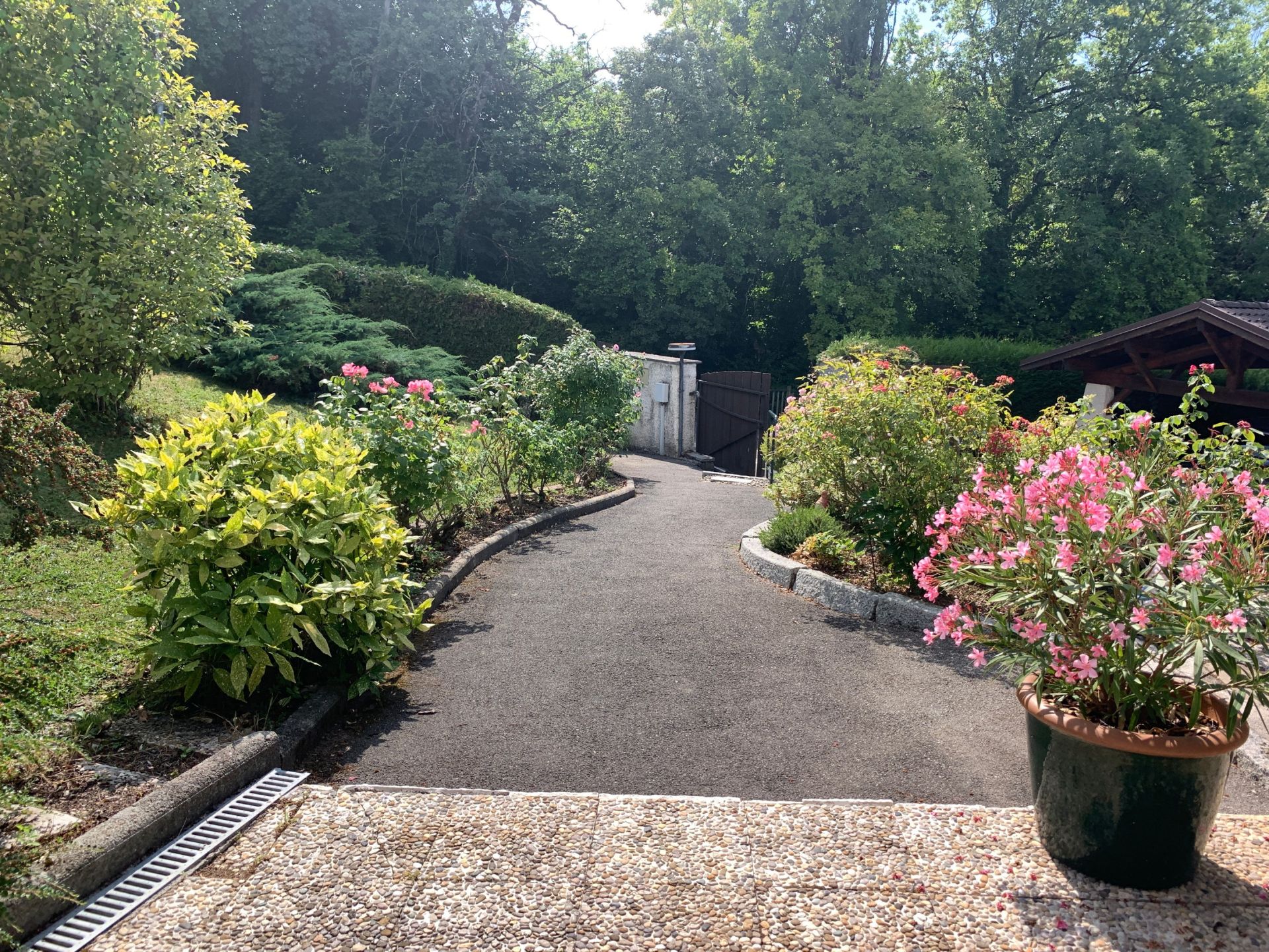 house 8 Rooms for sale on EVIAN LES BAINS (74500)