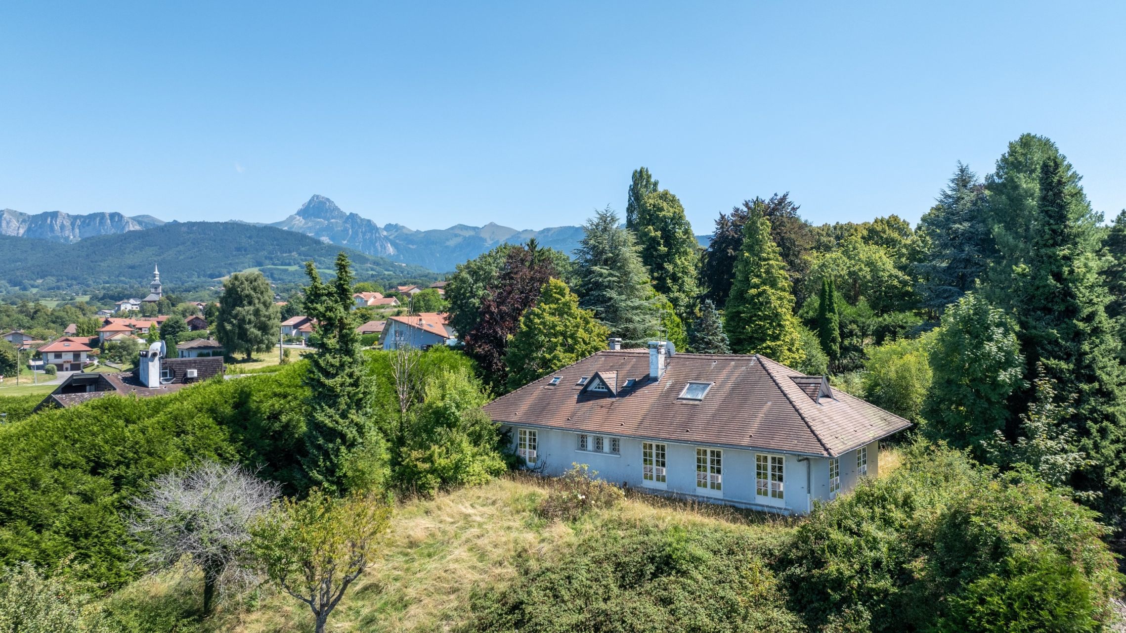 house 8 Rooms for sale on ST PAUL EN CHABLAIS (74500)