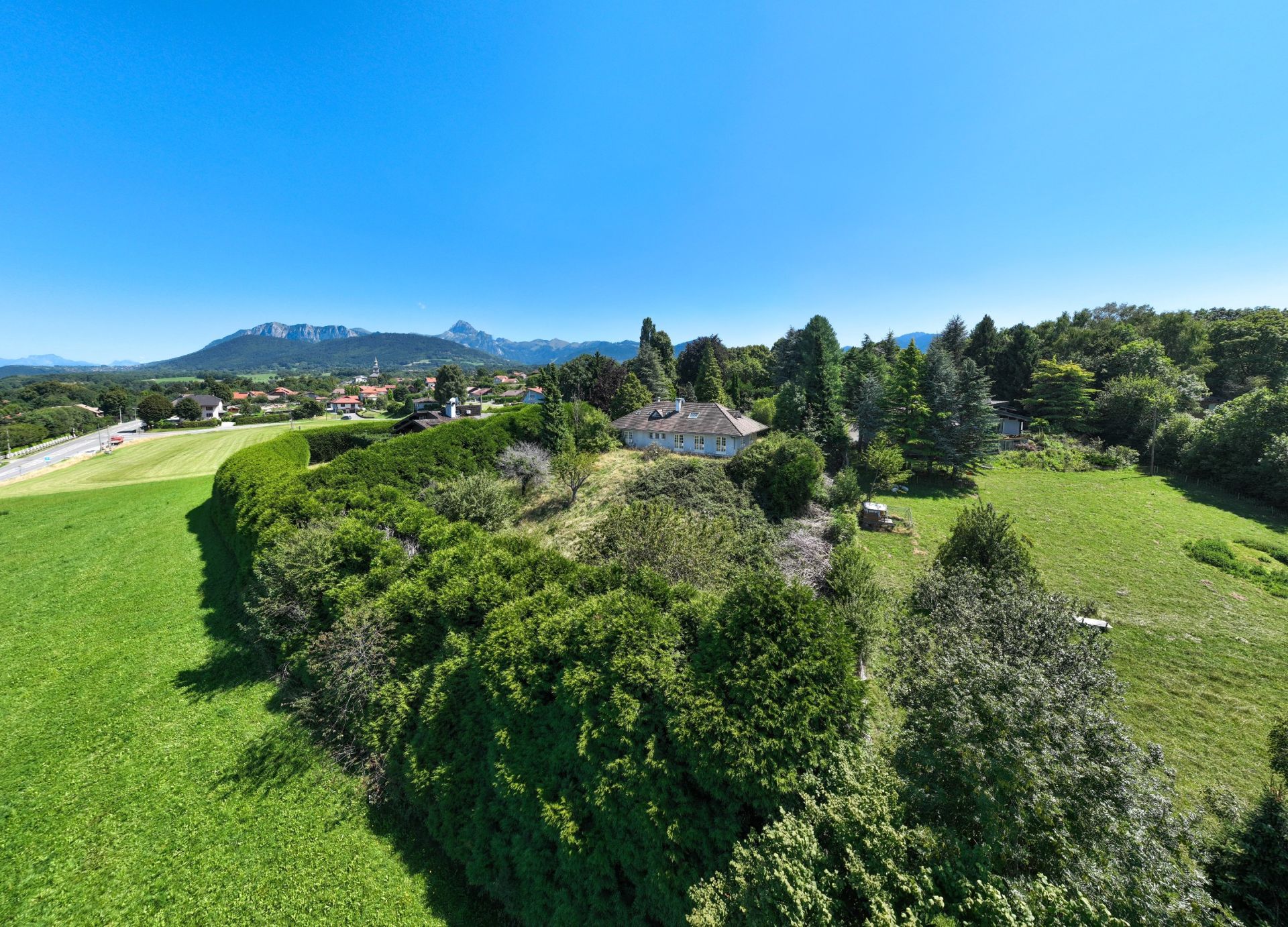 house 8 Rooms for sale on ST PAUL EN CHABLAIS (74500)