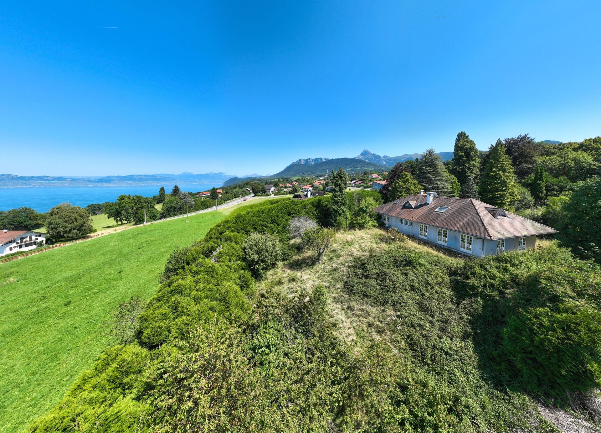 house 8 Rooms for sale on ST PAUL EN CHABLAIS (74500)